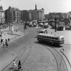 Magyarország, Budapest IX., Boráros tér, a Petőfi híd pesti hídfőjétől a Soroksári út felé nézve., 1959, FŐMTERV, Domonkos Endre, Budapest, gyalogátkelő, trolibusz, autóbusz, villamos, Fortepan #251145