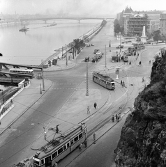 Magyarország, Gellérthegy, Budapest XI., kilátás a Szent Gellért térre., 1959, FŐMTERV, Domonkos Endre, Budapest, madártávlat, állvány, forgalom, szovjet emlékmű, villamosmegálló, rendőrkalitka, Fortepan #251199