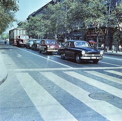 Magyarország, Budapest VI., Andrásssy út (Népköztársaság útja) a Nagymező utcától a Liszt Ferenc tér felé nézve., 1959, FŐMTERV, Domonkos Endre, Budapest, színes, automobil, kamion, Csepel 344, Wartburg 311/312, Moszkvics 407, Fortepan #251239