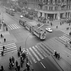 Hungary, Budapest VII.,Budapest VIII., Nagykörút - Rákóczi út kereszteződés., 1960, FŐMTERV, Budapest, automobile, traffic, crosswalk, Fortepan #251247