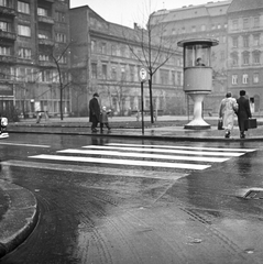 Hungary, Budapest V., Erzsébet (Engels) tér - József Attila utca sarok, szemben a Hild tér., 1960, FŐMTERV, Budapest, crosswalk, Fortepan #251250