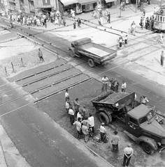 Hungary, Budapest VI.,Budapest VII., a Nagykörút - Király (Majakovszkij) utca kereszteződése. A felvétel a Nagykörút Dohány utca - Oktogon (November 7. tér) közötti szakaszának átépítésekor készült., 1960, FŐMTERV, Budapest, Fortepan #251294