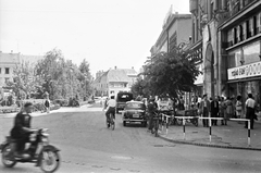 Magyarország, Szombathely, Fő (Köztársaság) tér., 1963, Szánthó Zoltán, kerékpár, motorkerékpár, tricikli, Fortepan #25132