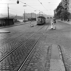 Hungary, Budapest V., a Belgrád rakpart a MAHART nemzetközi hajóállomásánál, háttérben a budai Vár., 1960, FŐMTERV, Budapest, csibi lamp, Fortepan #251379