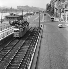 Hungary, Budapest V., a Belgrád rakpart a MAHART nemzetközi hajóállomásánál, háttérben a budai Vár., 1960, FŐMTERV, Budapest, tram, Fortepan #251387