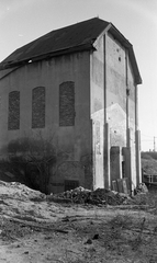 Hungary, Budapest XIX., Nagykörösi út, épület a Kilián György autóbuszgarázs a (mai) Hoffher Albert utca felőli sarkánál., 1961, FŐMTERV, Budapest, boarded window, Fortepan #251460