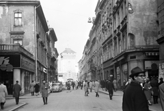 Lengyelország, Krakkó, ulica Floriańska, szemben a Flórián kapu., 1963, Szánthó Zoltán, torony, FSO Syrena, Fortepan #25156