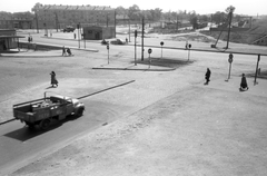 Hungary, Budapest X.,Budapest XIV., a felvétel a Mexikói út melletti vasúti töltésről készült. Balra a Fogarasi út torkolata, a HÉV vonalán és a Kerepesi úton túl az Albertirsai út melletti épület és a TÜZÉP telepe látható. A felvétel a 3-as főút szélesítéséhez kapcsolódó sorozat része., 1961, FŐMTERV, Budapest, Fortepan #251566