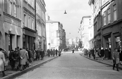 Lengyelország, Krakkó, ulica Grodzka, háttérben a város főterén a Posztócsarnok (Sukiennice)., 1963, Szánthó Zoltán, utcakép, Fortepan #25157