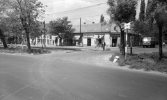 Hungary, Budapest XVI., Veres Péter út (Széchenyi utca) a Mátyásföld, repülőtér HÉV megállónál, jobbra a Baros Gábor utca. A felvétel a 3-as főút szélesítéséhez kapcsolódó sorozat része., 1961, FŐMTERV, Budapest, bicycle, Fortepan #251572