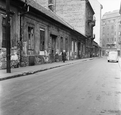 Hungary, Budapest VIII., a Tolnai Lajos utca a Népszínház utca felé nézve., 1961, FŐMTERV, Budapest, pavement, street view, pedestrian, Fortepan #251599