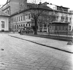 Hungary, Budapest VIII., Horváth Mihály tér, szemben a Kis Stáció utca., 1961, FŐMTERV, public toilet, Budapest, Fortepan #251610