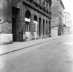 Hungary, Budapest VIII., a Práter utca a Nagy Templom utca felől a Leonardo da Vinci utca felé nézve, a Leonardo da Vinci utca közelebbi sarkán a Józsefvárosi Halászkert., 1961, FŐMTERV, Budapest, Fortepan #251615