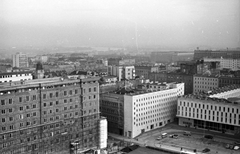 Lengyelország, Varsó, kilátás a Prudential épületből a Lengyel Nemzeti Bankra és jobbra a Varsói Felkelés terére (Plac Powstancow Warszawy)., 1963, Szánthó Zoltán, szálloda, látkép, Bohdan Pniewski-terv, Fortepan #25164