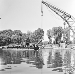 Magyarország, a felvétel az Őrszentmiklós - Óbudai Gázgyár közötti, Duna alatti gázvezeték kiemelésekor készült., 1962, FŐMTERV, Domonkos Endre, Fortepan #251688