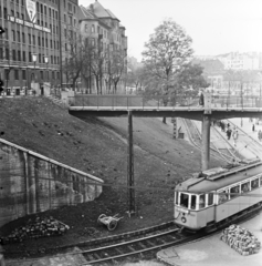 Magyarország, Budapest II.,Budapest XII., Széll Kálmán (Moszkva) tér, balra a Várfok utca és a Postapalota., 1962, FŐMTERV, Domonkos Endre, Budapest, Fortepan #251697