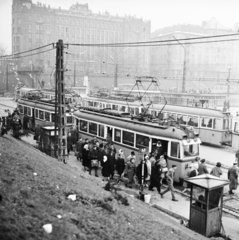 Magyarország, Budapest II.,Budapest XII., Széll Kálmán (Moszkva) tér, háttérben a Várfok utca és a Postapalota., 1962, FŐMTERV, Domonkos Endre, Budapest, Fortepan #251726