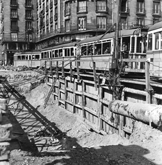 Magyarország, Budapest VII., Astoria kereszteződés az aluljáró építésekor, a villamos mögött az MTA lakóház., 1963, FŐMTERV, Domonkos Endre, Best of, Budapest, Fortepan #251759