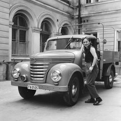 Magyarország, budai Vár, Budapest I., Úri utca 64-66., a FŐMTERV székházának udvara., 1963, FŐMTERV, Domonkos Endre, teherautó, Barkas-márka, IFA-márka, rendszám, Framo-márka, Best of, Budapest, Fortepan #251804