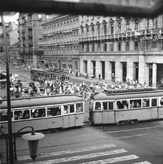 Magyarország, Budapest VII.,Budapest VIII., Rákóczi út - Nagykörút kereszteződés. A felvételsorozat gyalogos forgalomszámláláshoz készült, 10 mp felvételi időközzel., 1963, FŐMTERV, Domonkos Endre, Budapest, Fortepan #251816