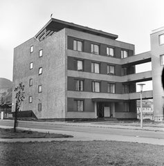 Magyarország, Óbuda, Budapest III., Kísérleti lakótelep, a Gyenes utca 17. számú ház a Bécsi út sarkán., 1963, FŐMTERV, Domonkos Endre, Budapest, Fortepan #251884