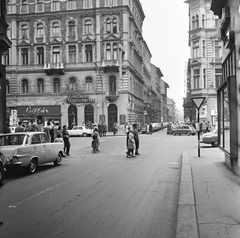 Magyarország, Budapest VII., Dob utca - Erzsébet (Lenin) körút kereszteződése., 1963, FŐMTERV, Domonkos Endre, Opel Rekord P2, Budapest, Fortepan #251913