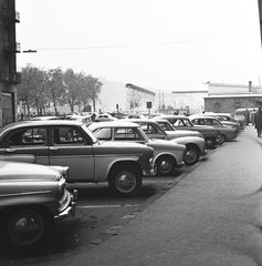 Magyarország, Budapest V., Régi posta utca az Apáczai Csere János utca felé nézve, háttérben a Dunakert a Duna Szálló déli falánál., 1963, FŐMTERV, Domonkos Endre, Skoda Octavia, Moszkvics 407, Budapest, Fortepan #251918