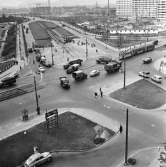 Magyarország, Budapest XIII., kilátás a Váci út 63-as számú házból az Árpád híd pesti hidfője felé, előtérben a Váci út - Róbert Károly körút kerszteződése., 1963, FŐMTERV, Domonkos Endre, Budapest, villamos, Fortepan #252010