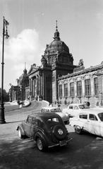 Magyarország, Városliget, Budapest XIV., Széchenyi fürdő., 1963, FŐMTERV, Domonkos Endre, Trabant-márka, Moszkvics 407, Budapest, Renault Juvaquatre, Fortepan #252036