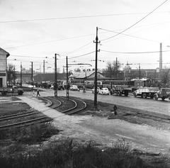 Magyarország, Budapest IX., Soroksári út, balra a Kvassay Jenő út, jobbra a háttérben a villamosvasút és a HÉV forgalmi-műszaki telepei, a Vágóhíd kocsiszín., 1963, FŐMTERV, Domonkos Endre, Budapest, Fortepan #252063