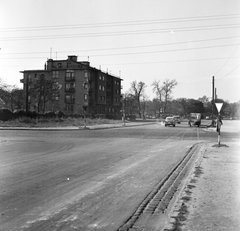 Magyarország, Budapest XIV., Kacsóh Pongrác út - Hungária körút kereszteződése. Balra a Kacsóh Pongrác út 7-es és 5-ös számú ikerház., 1963, FŐMTERV, Domonkos Endre, Budapest, Fortepan #252067