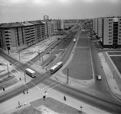 Magyarország, Budapest XI., rálátás az Október huszonharmadika (Schönherz Zoltán) utca - Budafoki út - Irinyi József utca találkozására. Szemben a távolban a Petőfi híd., 1966, FŐMTERV, Domonkos Endre, Budapest, Fortepan #252148