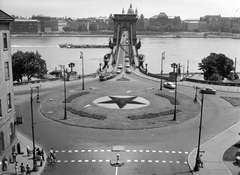 Magyarország, Budapest I.,Budapest V., kilátás az Alagút feletti sétányról a Clark Ádám tér, a Széchenyi Lánchíd és a Bazilika felé., 1966, FŐMTERV, Domonkos Endre, Budapest, Fortepan #252240