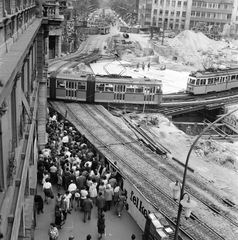 Magyarország, Budapest VII.,Budapest VIII., Nagykörút - Rákóczi út kereszteződés, a Blaha Lujza téri aluljáró építése idején., 1966, FŐMTERV, Domonkos Endre, Budapest, Fortepan #252250