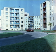 Magyarország, Budapest XI., József Attila lakótelep, előtérben a Kosárka sétány 6. és 8. számú ház, háttérben az Aranyvirág sétány 23. számú ház., 1966, FŐMTERV, Domonkos Endre, Budapest, Fortepan #252314