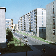 Magyarország, Budapest XI., Baranyai utca, szemben a Baranyai tér melletti házak. Távolban az egykori Lágymányosi Dohánygyár épülete., 1966, FŐMTERV, Domonkos Endre, Budapest, Fortepan #252325