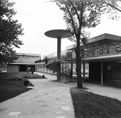 Magyarország, Budapest III., Római Strandfürdő., 1967, FŐMTERV, Domonkos Endre, Budapest, fa, lépcső, nyár, strand, szabadidő, elsősegély, csigalépcső, terasz, virágágyás, Fortepan #252402