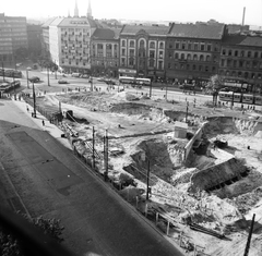 Magyarország, Budapest VII.,Budapest VIII., Baross tér, rálátás a Keleti pályaudvar előtti aluljáró épitési területére, balra távolabb a Rottenbiller utca torkolata látható., 1967, FŐMTERV, Domonkos Endre, Budapest, Fortepan #252439