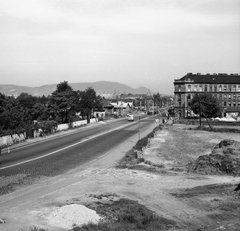 Magyarország, Budapest XIV.,Budapest XIII., Hungária körút, szemben a Róbert Károly körút sarkán a Szent László út (Mautner Sándor utca) 2. számú ház látszik., 1967, FŐMTERV, Domonkos Endre, Budapest, Fortepan #252502