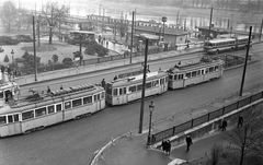 Magyarország, Budapest II., villamosmegálló a Margit híd budai hídfőjénél. A Duna-parton a Szentendrei HÉv végállomása látható., 1969, FŐMTERV, Domonkos Endre, Budapest, Fortepan #252517