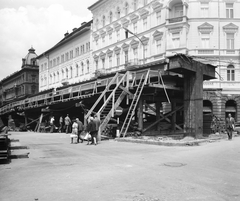 Magyarország, Budapest VII., Rottenbiller utca, a felvétel a Fiumei (Mező Imre) út felé vezető felüljáró építése idején készült., 1969, FŐMTERV, Domonkos Endre, Budapest, Fortepan #252523