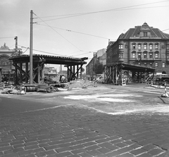 Magyarország, Budapest VIII., Baross tér, a felvétel a Rottenbiller utca és a Fiumei (Mező Imre) út közötti felüljáró építése idején készült. Távolabb balra a Keleti pályaudvar, jobbra aKerepesi út felé vezető útszakasz látható., 1969, FŐMTERV, Domonkos Endre, Budapest, Fortepan #252526