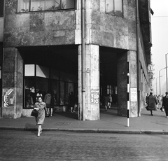 Magyarország, Budapest VII., Rákóczi út - Nagy Diófa utca sarok, a Nyár utca felé vezető árkád., 1969, FŐMTERV, Domonkos Endre, Budapest, Népszava, Fortepan #252612