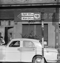 Magyarország, Óbuda, Budapest III., a Vörösvári út torkolata a Bécsi útnál, háttérben a Vörösvári út 135. számú ház., 1969, FŐMTERV, Domonkos Endre, Budapest, Fortepan #252621