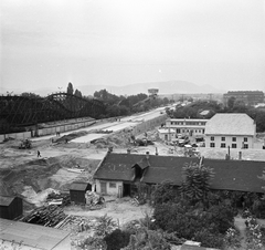 Magyarország, Budapest XIV.,Budapest XIII., a Hungária körút - Róbert Károly körút közötti felüljáró építkezése. Balra a Hullámvasút és a Sikló a Vidámparkban., 1969, FŐMTERV, Domonkos Endre, Budapest, Fortepan #252626