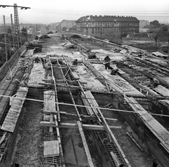 Magyarország, Budapest XIV.,Budapest XIII., a Hungária körút - Róbert Károly körút közötti felüljáró építkezése. Szemben a Szent László út (Mautner Sándor utca) 2. számú ház látszik., 1969, FŐMTERV, Domonkos Endre, Budapest, Fortepan #252627