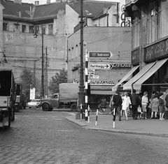 Magyarország, Budapest VIII.,Budapest IX., Kálvin tér a Ráday utcánál, középen a Baross utca - Üllői út közötti épület látható., 1969, FŐMTERV, Domonkos Endre, Budapest, óra-ékszer, Fortepan #252629