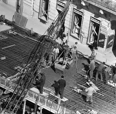 Magyarország, Budapest VII., a Rottenbiller utcából a Fiumei (Mező Imre) út felé vezető felüljáró építkezése a Rottenbiller utca 1-es zámú ház előtt., 1969, FŐMTERV, Domonkos Endre, Budapest, kötőde, Fortepan #252633