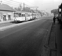 Magyarország, Budapest XI., Fehérvári (Szabadság) út az Albertfalvai utcánál lévő villamosmegállónál., 1969, FŐMTERV, Domonkos Endre, Budapest, Fortepan #252639