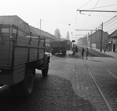 Magyarország, Budapest XI., a Fehérvári út (Szabadság) út Építész utcától a Vegyész utca felé vezető szakasza. Villamosmegálló az Albertfalva utcánál., 1969, FŐMTERV, Domonkos Endre, Budapest, Fortepan #252646